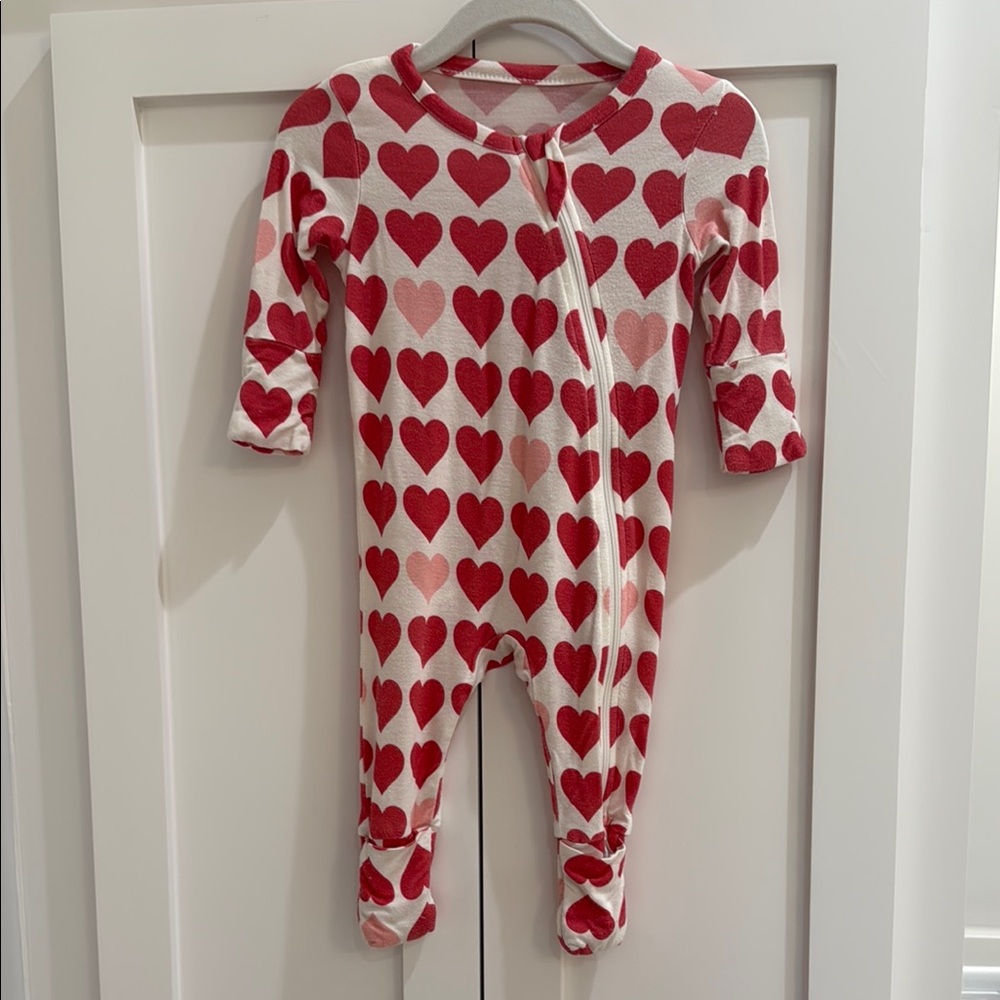 Pink Chicken Baby’s First Bamboo Romper w/ 2Way Zipper in Tiny Hearts Print 3-6M